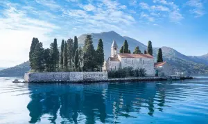 Gdzie nocleg w drodze do Czarnogóry? Najlepsze lokalizacje i porady