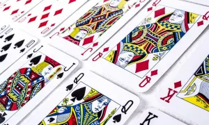 Jak się gra w pana - proste zasady i strategie, które musisz znać