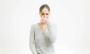 Jak usunąć plamy i zapach moczu z materaca? Sprawdzone metody!