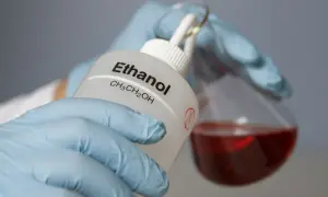 Etanol: Dlaczego legalna substancja jest śmiertelną trucizną?