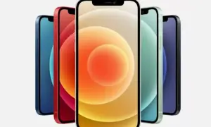 Pięć iPhone'ów 12 w różnych kolorach, ustawionych w rzędzie.