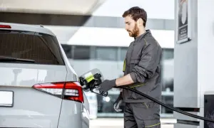 Jak rozpoznać diesel/benzynę? Uniknij kosztownej pomyłki!