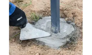 Jaką zaprawę wybrać do słupków ogrodzeniowych, by były stabilne?
