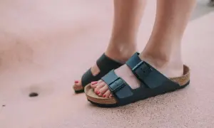Jak czyścić klapki Birkenstock, aby uniknąć ich zniszczenia?