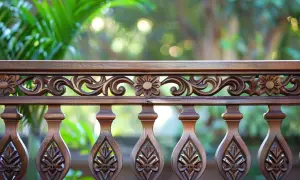 Drewniane balustrady balkonowe: Jakie wzory są najmodniejsze i trwałe?