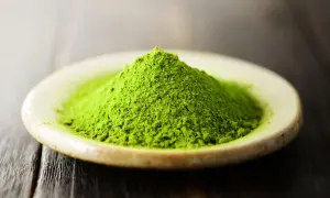 Czy matcha pobudza? Odkryj, jak wpływa na Twoją energię