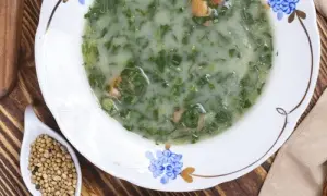 Czy zupa szczawiowa jest zdrowa? Poznaj jej korzyści i zagrożenia