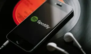 Co daje Spotify Premium? Odkryj zalety i porównanie z wersją darmową