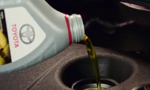 Toyota co ile wymiana oleju – uniknij kosztownych błędów w serwisie