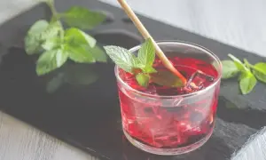 Najlepsze drinki z grenadiną, które zaskoczą Twoich gości