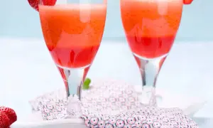 Szybki i prosty koktajl truskawkowy w Thermomix - orzeźwienie na lato