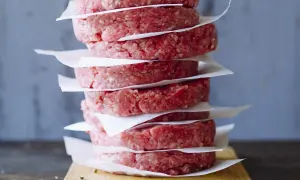Jak przyprawić mięso wieprzowe na hamburgery, aby zachwycić smakiem