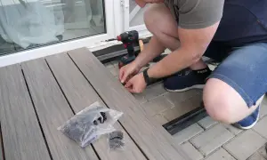 Jak zamontować deski kompozytowe na tarasie - krok po kroku do sukcesu