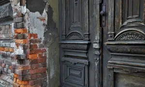 Jaki grunt pod tynk strukturalny? Uniknij błędów i wybierz najlepsze podłoże!