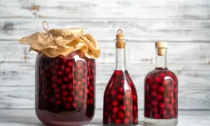 Co z owocami z nalewki? Praktyczne przepisy na smaczne wykorzystanie