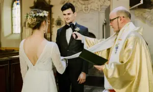 Kiedy iść do księdza przed ślubem – harmonogram, dokumenty i praktyczne porady