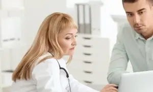 Czy lekarz rodzinny może wypisać receptę na leki psychotropowe? Zobacz, co musisz wiedzieć