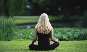 Jak zacząć medytację mindfulness i uniknąć frustracji w praktyce
