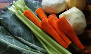 Ile kcal ma zupa jarzynowa z ziemniakami? Sprawdź, co zyskasz!