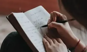 Jak pisać teksty piosenek: sprawdzone techniki i inspiracje dla twórców