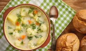 Zupa kalafiorowa jak zrobić – prosty przepis na zdrowy obiad