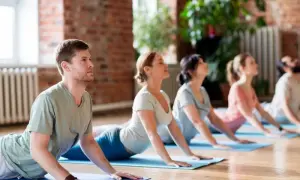 Joga czy pilates na kręgosłup – co lepiej pomaga na ból i poprawę postawy?