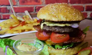 Jaką część wołowiny na burgery wybrać, aby uniknąć suchych mięs?