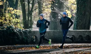 Jakie spodnie do biegania wybrać, aby czuć się komfortowo i stylowo
