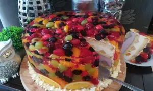 Jak zrobić pyszny tort owocowy? Prosty przepis i porady dekoracyjne