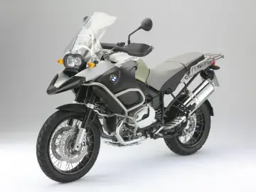 BMW GS 1200, motocykl turystyczny, idealny na długie trasy. Zastanawiasz się nad jego spalaniem?