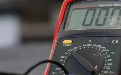 Napięcie ładowania alternatora 12V: Jak sprawdzić i zdiagnozować?
