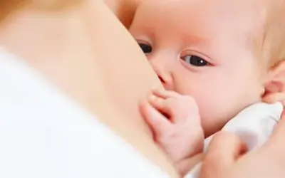 Mama karmiąca i gorączka: Jakie leki są bezpieczne dla dziecka?