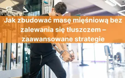 Mężczyzna ćwiczy na siłowni. Dowiedz się, ile kalorii żeby przytyć, budując masę mięśniową bez zbędnego tłuszczu.