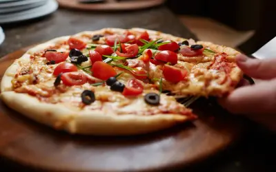 Ile kcal ma mała pizza? Zaskakujące różnice w kaloriach!