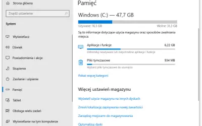 Ustawienia Pamięć w Windows 11 pokazują użycie dysku C: 47,7 GB. Możesz tu zwolnić miejsce, usuwając aplikacje i pliki tymczasowe.