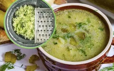 Kiedy dodać ogórki do zupy ogórkowej, aby uniknąć błędów w gotowaniu?