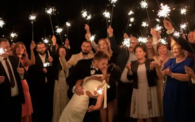 Jak wystrzelić konfetti? Bezpieczny poradnik i pomysły na efekt "wow"