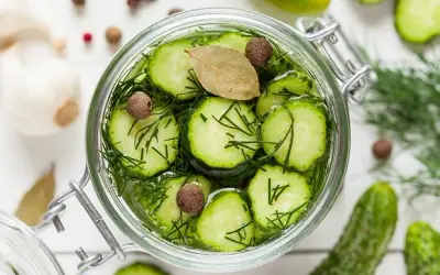 Jakie ogórki do sałatki gyros - wybierz najlepsze dla smaku i zdrowia