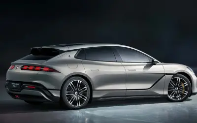 Denza Z9 GT, un'auto elettrica di lusso. Scopri quanto costa questo gioiello di design.