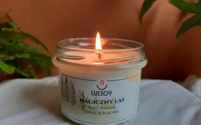 Świeczka o zapachu lasu - naturalne właściwości i relaksujący aromat