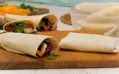 Frische Wraps mit Gemüse und Käse, perfekt für schnelle wraps rezepte.