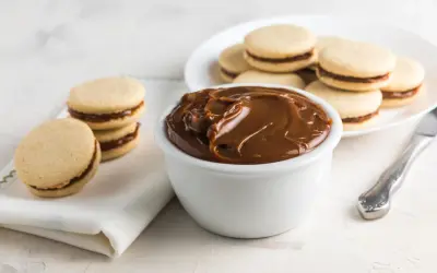 Douceur chocolatée : biscuits garnis de crème pâtissière chocolat Mercotte.