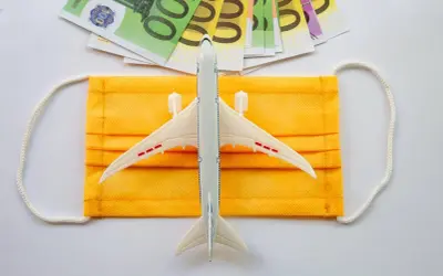 Samolot, maska i euro. Zastanawiasz się, jak odwołać lot Ryanair?