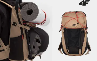 Plecak gotowy na trekking! Mata, kijki i kask spakowane. To idealny sprzęt na wyprawę, która pokaże Ci, trekking co to jest.