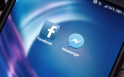 Ikony Facebook i Messenger na ekranie telefonu. Zastanawiasz się, jak sprawdzić, że ktoś mnie zablokował na Messengerze?