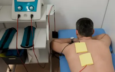 Do jakiego lekarza z bólem międzyżebrowym? Sprawdź, gdzie szukać pomocy