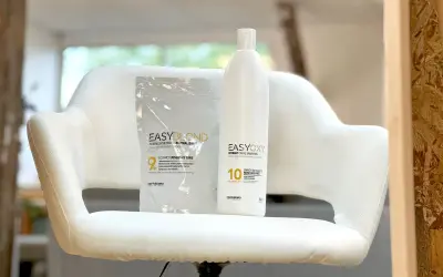 Produits de coloration : poudre décolorante et oxydant 10 volumes. Pour 60 ml de couleur, quel oxydant utiliser ?