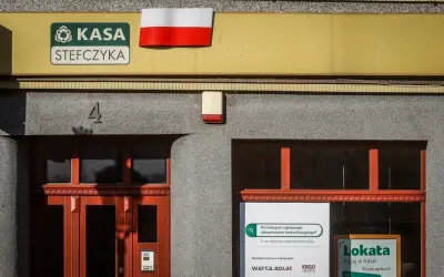 Kasa Stefczyka, z polską flagą i ofertą lokat. Czy to miejsce oferuje uczciwe skoki stefczyka oszustwa?