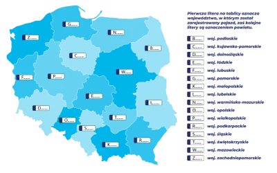 Mapa Polski z zaznaczonymi województwami i literami, które odpowiadają ich oznaczeniom na tablicy rejestracyjnej. Poznaj wymiary tablicy rejestracyjnej i znaczenie liter.