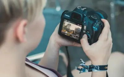 Canon EOS R8 – twoja przepustka do świata profesjonalnej fotografii i filmu
